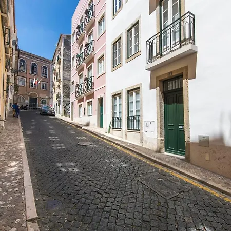 Cozy Flat In The Heart Of Alfama Appartamento Lisbona
